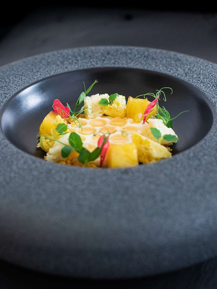 Тарілка, салатник Studio Raw Vulcanic presentation 165 мл d22Xh5 см black - RD18535 - Фото 3