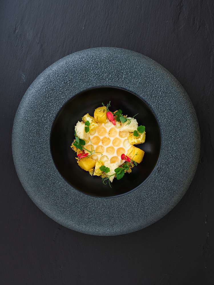 Тарілка, салатник Studio Raw Vulcanic presentation 165 мл d22Xh5 см black - RD18535 - Фото 2