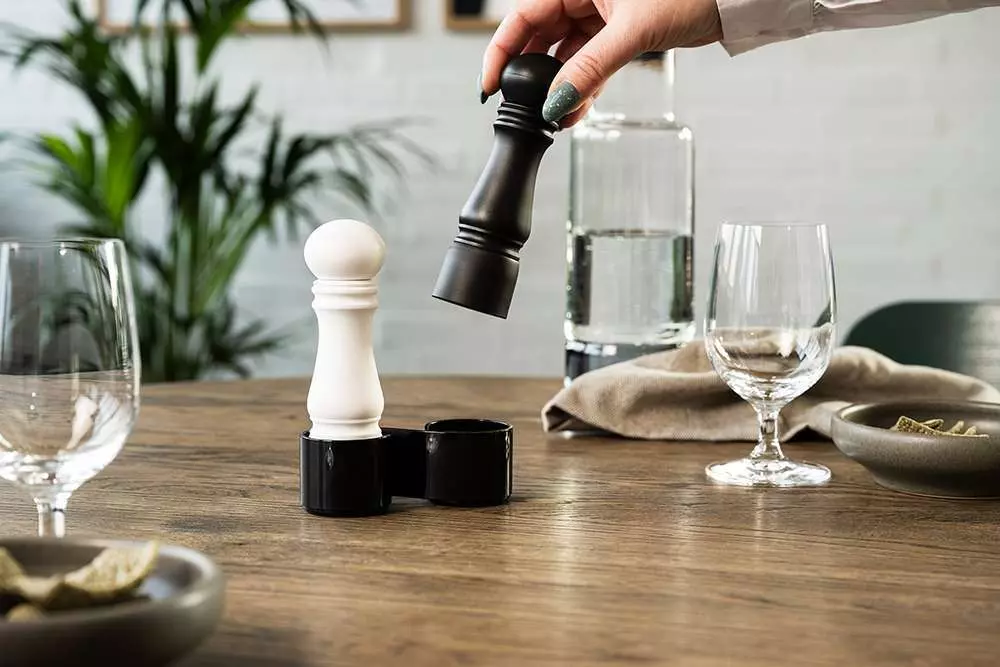 Набор мельниц для соли та перца Crushgrind Mini Grinder h14 см white/black 060080-4002 - Фото 3