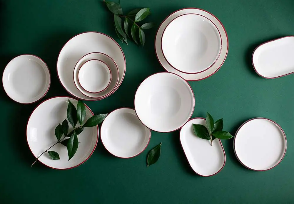 Тарілка овальна ID Fine Modest Maroon 33X21 см magnus 13001-143033 - Фото 6